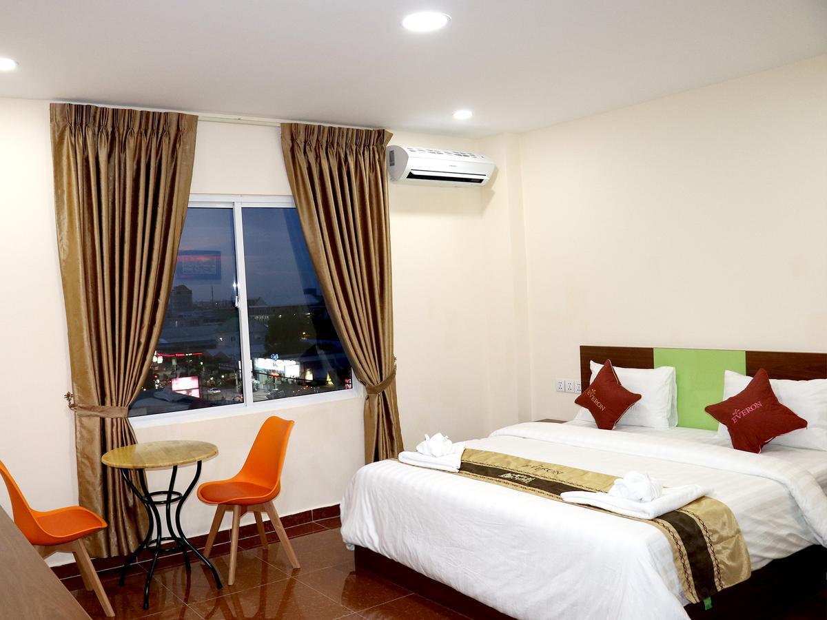 K City Hotel Phnom Penh Bagian luar foto