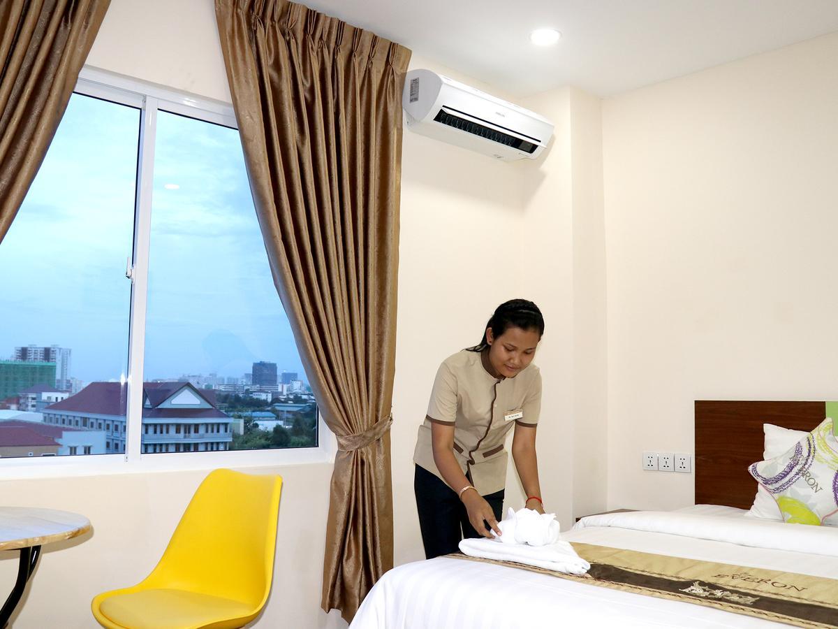 K City Hotel Phnom Penh Bagian luar foto