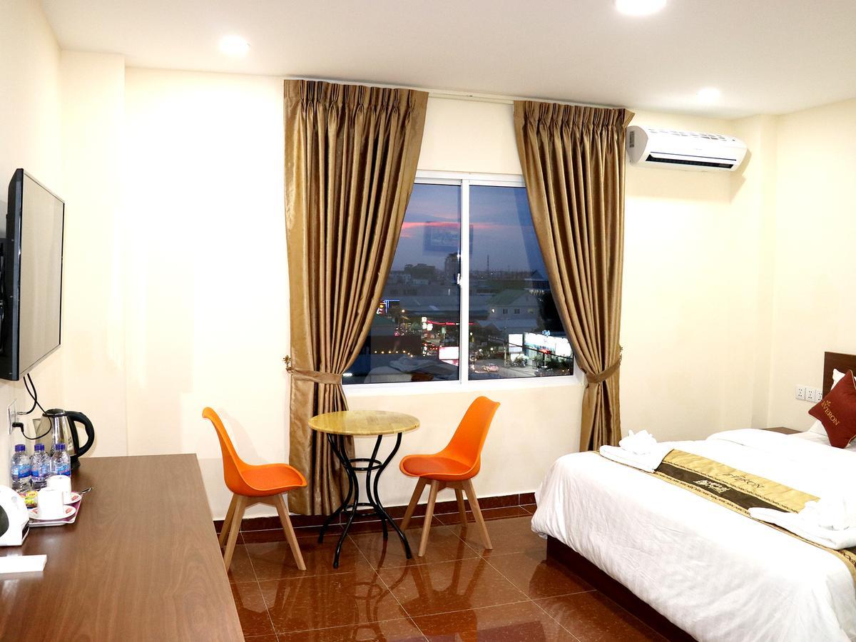 K City Hotel Phnom Penh Bagian luar foto